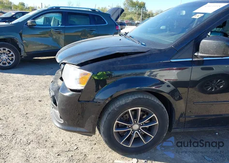 2017 Dodge Grand Caravan Sxt z USA, uszkodzony, nr VIN 2C4RDGCG6HR645363